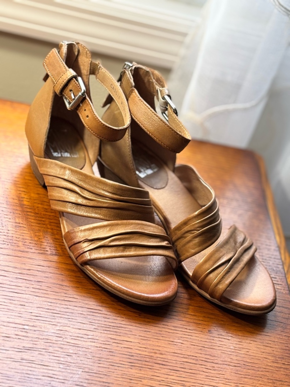 MIZ MOOZ cognac CAPRI sandal 39/ us 8.5/9 Firm price
